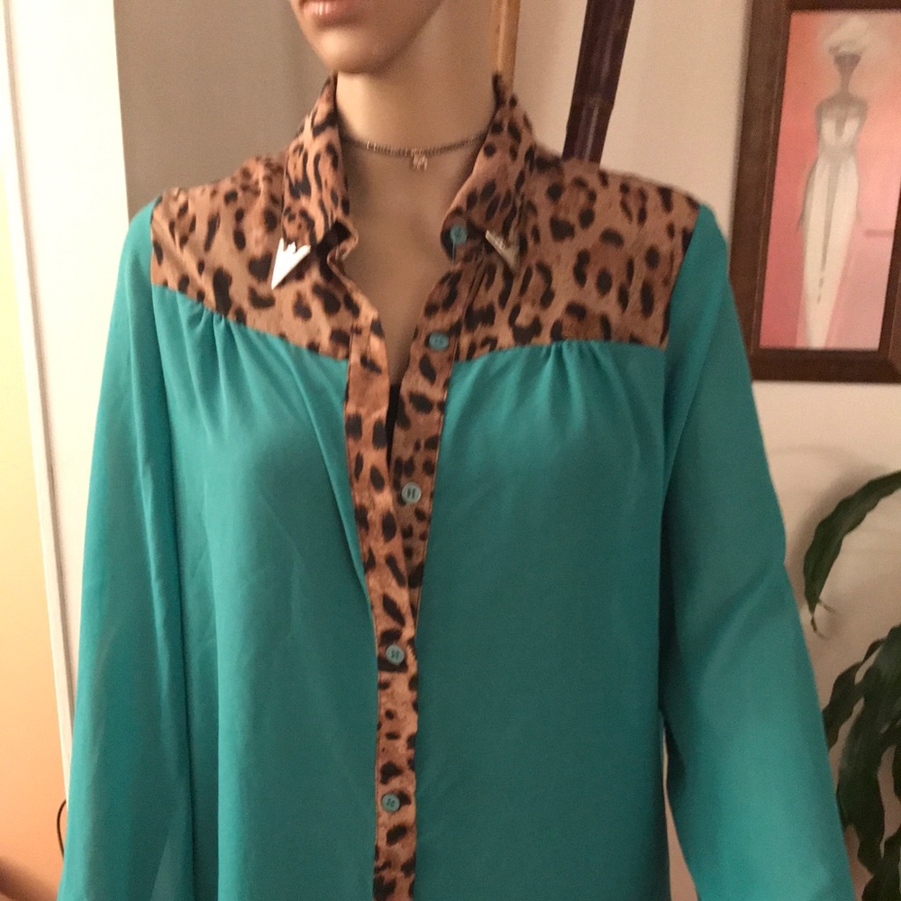 Button up blouse - Picture 3 of 6